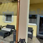 Corner 5 Apartment *