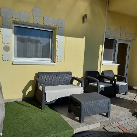 Apartament Corner 5 *