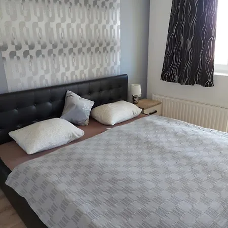 Corner 5 Apartment *